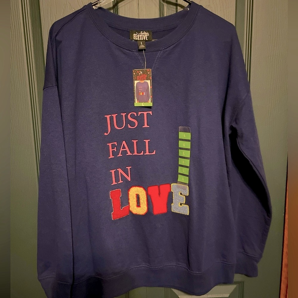 Feeling Festive Women’s Crewneck Sweatshirt Size Large NWT Navy Blue